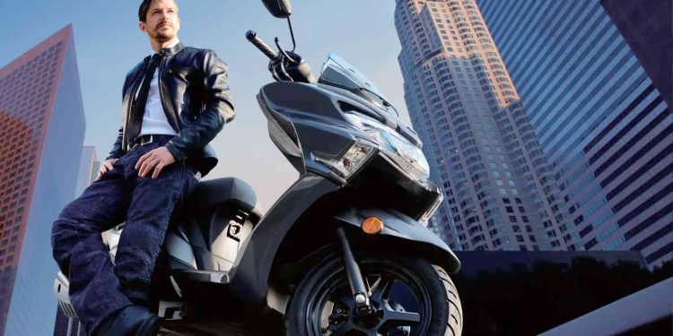 Harga dan Spesifikasi Suzuki Burgman Street 125 EX