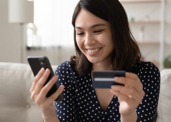 Ilustrasi Kartu Kredit