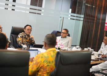 Kepala BPJPH M. Aqil Irham sedang memaparkan pemanfaatan AI dalam registrasi sertifikasi halal saat FGD bersama Wantannas