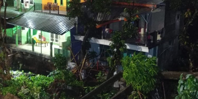 Kondisi Longsor di Jalan Raya Tajur, Kecamatan Bogor Selatan, Kota Bogor, Jawa Barat