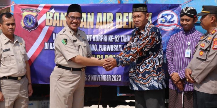 Korpri Polri Polda serah terima Bantuan Air Bersih kepada Pemerintah Kalurahan Giripurwo