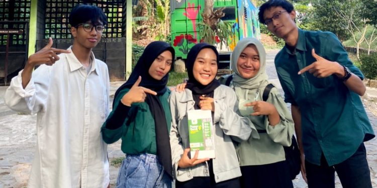 Mahasiswa UGM membuat Deterjen dari Belimbing Wuluh