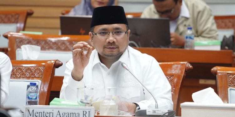 Menteri Agama Yaqut Cholil Qoumas Saat rapat di Gedung DPR RI membahas kuota haji