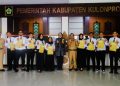 Ni Made Dwipanti Indrayanti, S.T., M.T., selaku Penjabat Bupati Kulon Progo telah menyerahkan Surat Keputusan Bupati dan mengangkat sembilan Pegawai Pemerintah dengan Perjanjian Kerja