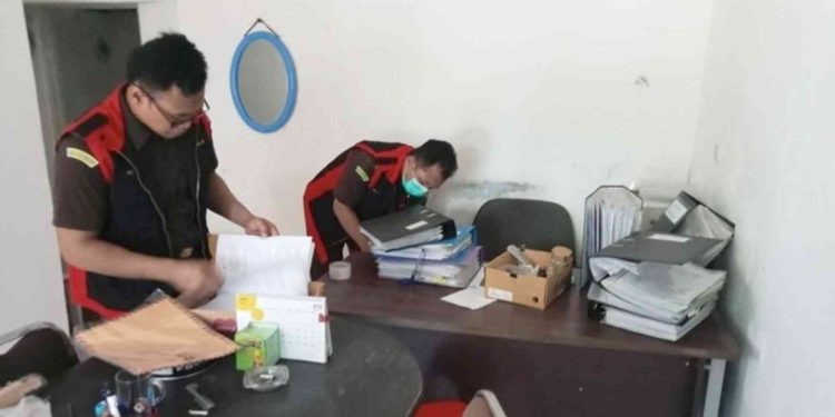 Penggeledahan di Kantor Jogja Eco Wisata Candibinangun, Pakem, Sleman