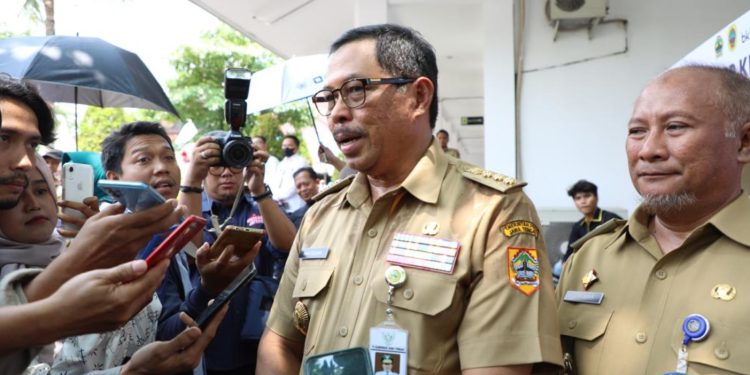 Pj Gubernur Jawa Tengah Nana Sudjana saat kunjungan kerja di Kabupaten Pati