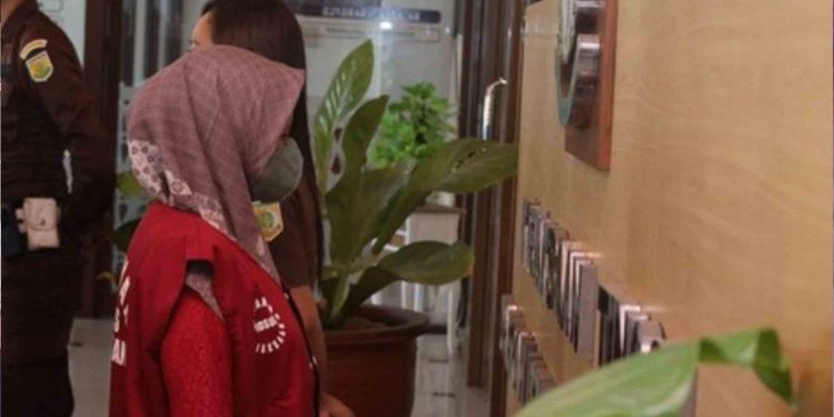 TM, Kasir BUKP Kapanewon Pandak, Bantul, ditetapkan Kejati DIY sebagai tersangka kasus penyimpangan pengelolaan keuangan di BUKP Kapanewon Pandak