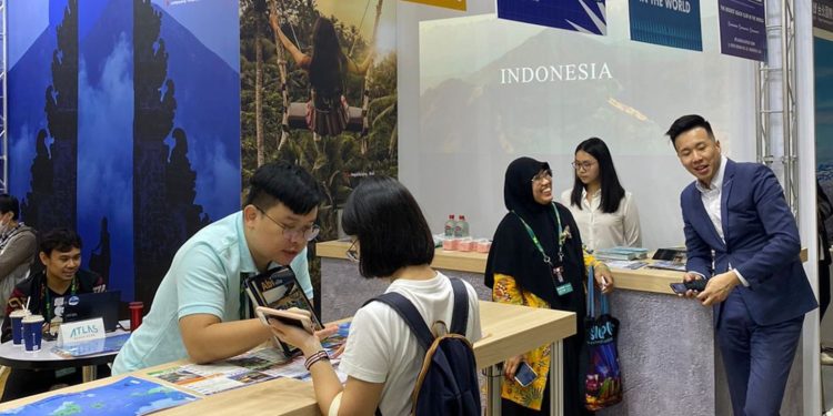 Taipei International Tourism Fair 2023 yang memadati Paviliun Wonderful Indonesia di Taipei Nangang Exhibition Center