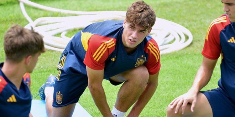 Tim Nasional Spanyol U-17 Sedang mengikuti sesi latihan di Lapangan Gelora Samudra