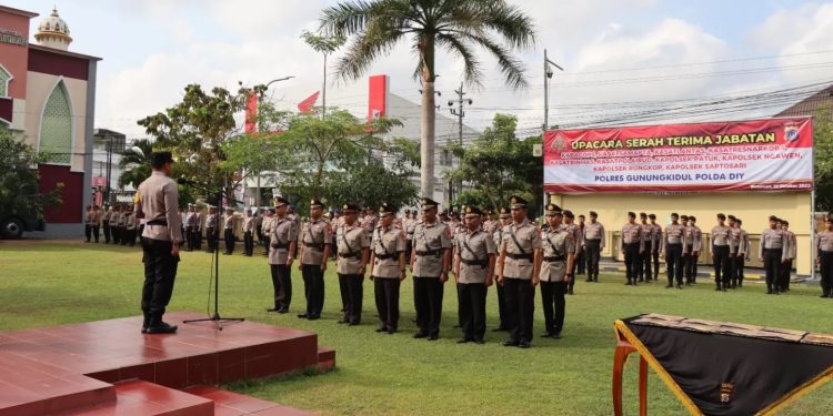 Kapolres Gunungkidul Pimpin Upacara Serah Terima Jabatan 10 Pejabat Kunci