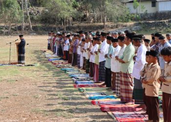 solat istisqa lapangan Widoro Gunungkidul