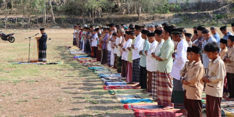 solat istisqa lapangan Widoro Gunungkidul