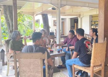 Butet Kartaredjasa di rumahnya Kasihan