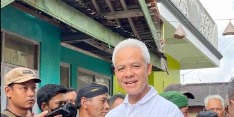 Capres RI Ganjar Pranowo usai menyapa warga di Wonosobo, Jawa Tengah