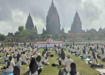 Gelaran Yoga sebagai puncak acara JCWF 2023 di Candi Prambanan
