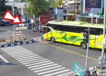 Kecelakaan Sepeda Motor Vs Bus Wisata di Perempatan Gading Gunungkidul