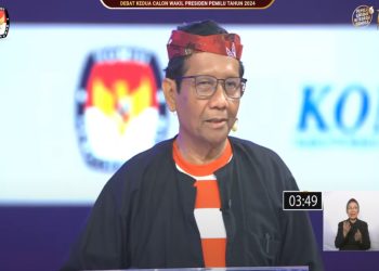 Cawapres Mahfud MD saat menyampaikan visi misi dan program kerja dalam Debat Calon Wakil Presiden Pemilu Tahun 2024 yang berlangsung di Jakarta Convention Center Senayan