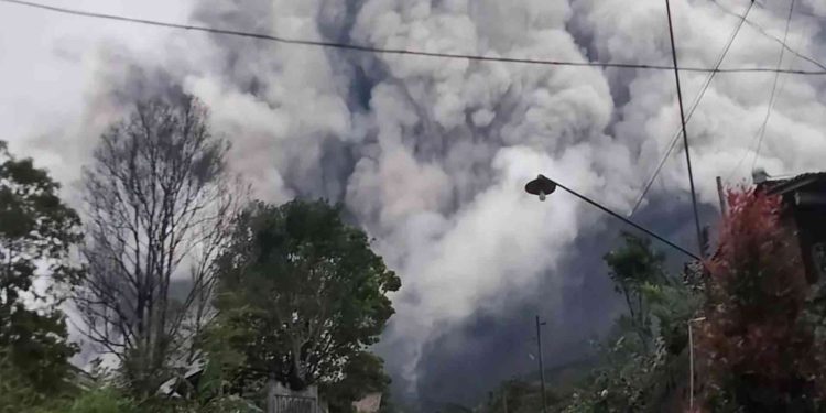 Erupsi di Gunung Merapi tanggal 21 Januari 2024 pukul 14-12 WIB