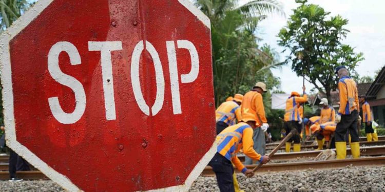 Ilustrasi gambar perlintas sebidang