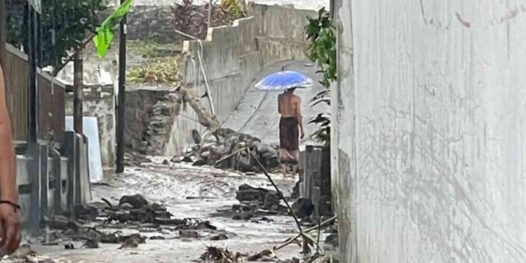 Makam Mlangi Sleman Longsor