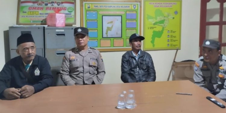 Personil Polsek Gondang melakukan patroli malam untuk mengantisipasi gangguan Kamtibmas di wilayah Kabupaten Tulungagung