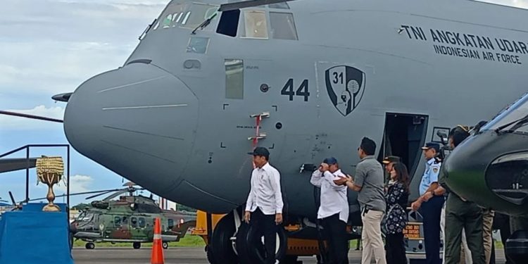 Presiden Joko Widodo dalam acara penyerahan Pesawat C-130J-30 Super Hercules di Lanud Halim Perdanakusuma