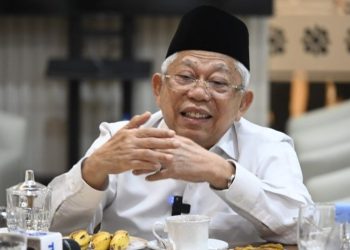 Wakil Presiden Ma'ruf Amin saat berbincang dengan awak media di Istana Wakil Presiden
