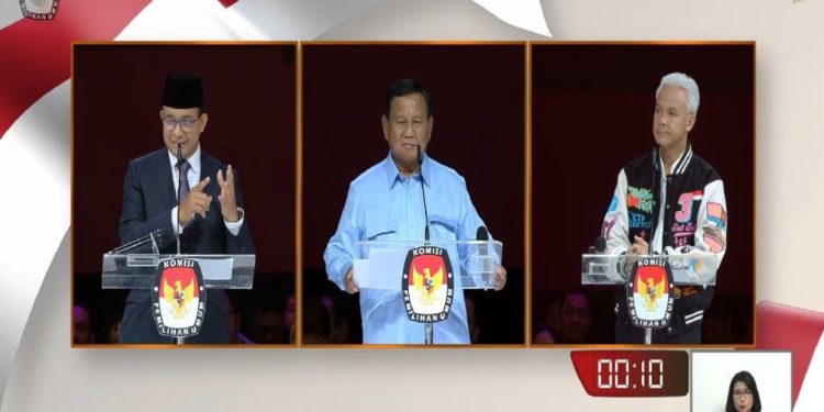 Calon Presiden Sedang Melakukan Debat Ke Lima