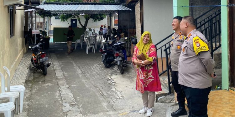 Kapolres Bantul, AKBP Michael R Risakotta, mengecek langsung sejumlahTPS yang mnggelar pemungutan suara ulang