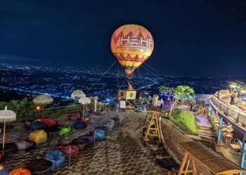 Keindahan HeHa Sky View Malam Hari