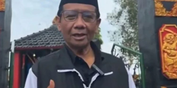 Mahfud MD menyampaikan Surat Pengunduran Dirinya Sebagai Menko Polhukam