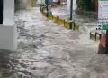 Tangkapan layar di WhatsApp memperlihatkan air dari Sungai Belik Jogja yang meluap ke permukiman penduduk