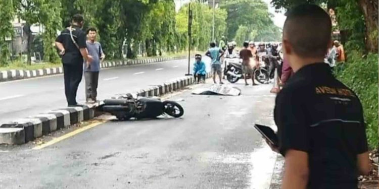 kecelakan tunggal di timur casagrande Ring road
