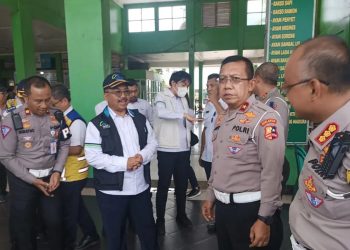 Direktur Penegakan Hukum Korlantas Polri, Brigjen Raden Slamet Santoso di Rest Area KM 43