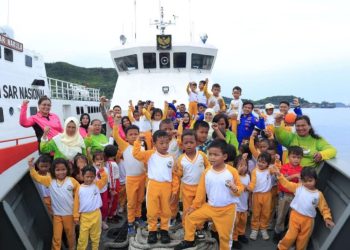 Kapolres Sibolga, Achmad Fauzy Bawa Rombongan TK Kemala Bhayangkari 12 Cabang Sibolga Kenalkan Kapal Polairud