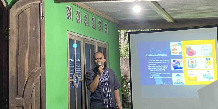 Kaprodi Sistem Informasi Universitas Alma Ata Tri Rochmadi