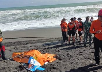 Penemuan jenazah di Pantai Garongan