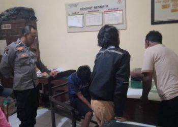 Polisi mengamankan seorang pria yang diduga melakukan pemerasan atau pembalakan terhadap sopir truk di jalan raya Seletreng Kecamatan Kapongan