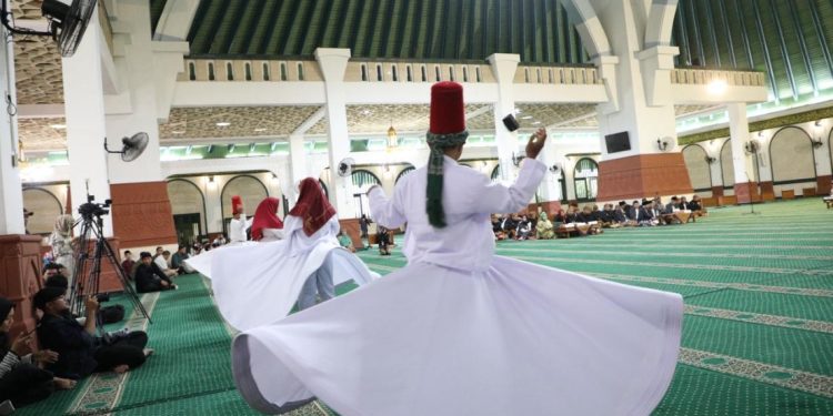 Tradisi Dugderan SemarangTradisi Dugderan Semarang