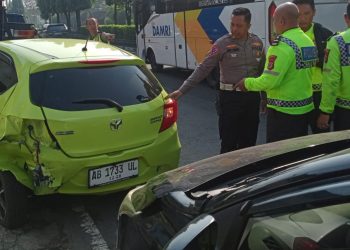 Kecelakaan di Pertigaan Jembatan Merah