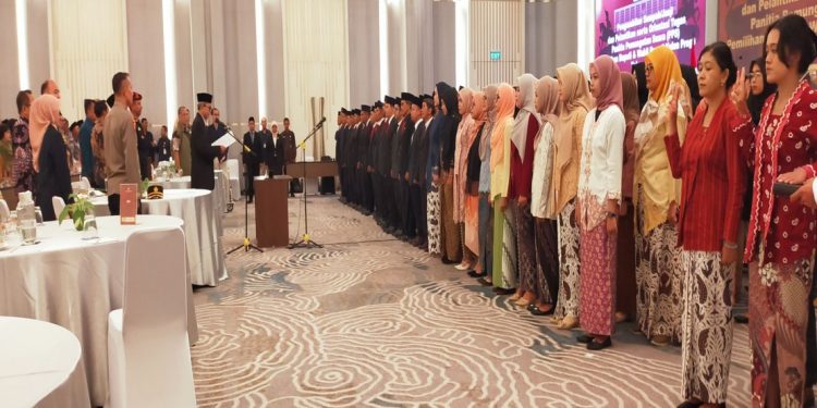Ketua KPU Kulon Progo melantik Anggota PPS terpilih