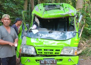 MICROBUS Hijau Kecelakaan di Dlingo Bantul