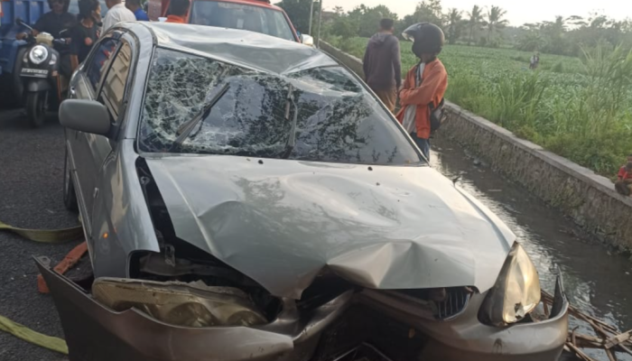 Kecelakaan Mobil Corolla di Bantul