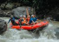 Rafting di sungai Ciwidey