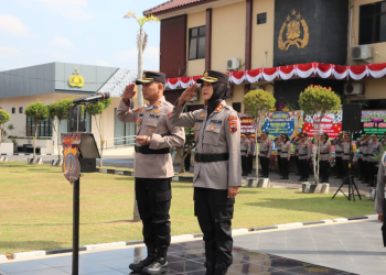 Salah satu prosesi dalam Farewell Parade
