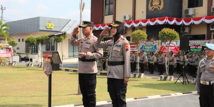 Salah satu prosesi dalam Farewell Parade