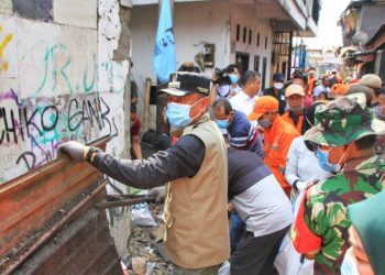 Gerak Cepat Pemkot Jaksel Usai Kebakaran Manggarai, Kerja Bakti Bersih-bersih