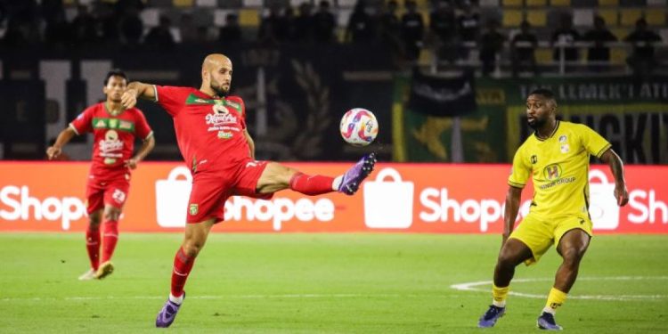 Loyalitas Tak Tergoyahkan: Gol Rashid Bukti Cinta Tak Bersyarat untuk Persebaya