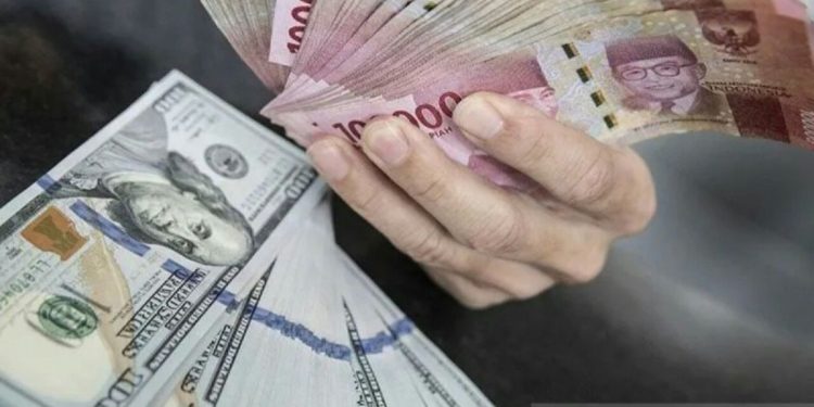 Fluktuasi Rupiah: Turun 25 Poin ke Rp15.950 per Dolar AS
