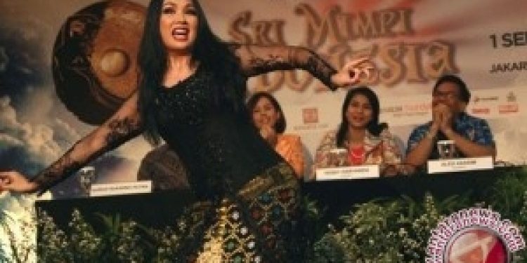 Lirik Menggetarkan: Selami Makna Tersembunyi "Sang Dewi" Titi DJ